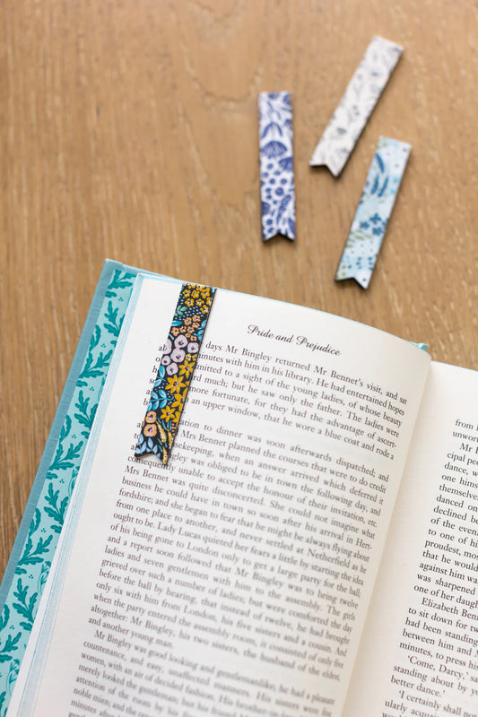 Blue Floral Magnetic Bookmarks