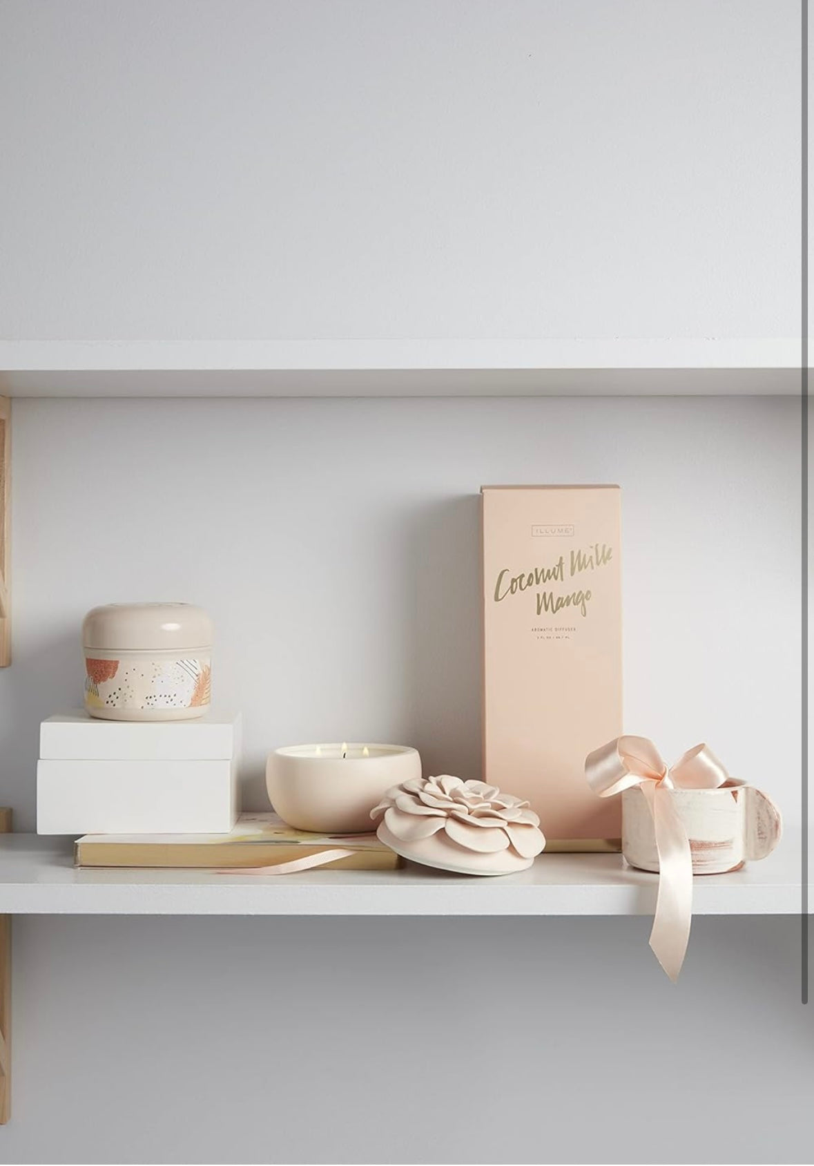 Ceramic Flower Coconut Milk Mango Soy Candle